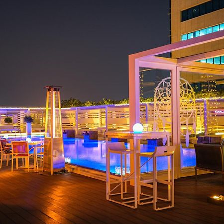 Media One Hotel Dubai Esterno foto