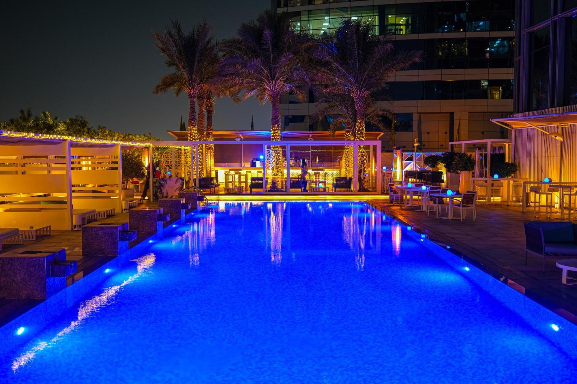 Media One Hotel Dubai Esterno foto